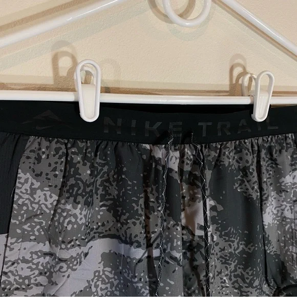 Nike Trail Dri-Fit Stride 7" Running Shorts Gray FV9949-010 $70 - Size Medium - Picture 2 of 8